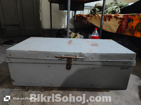 ট্রাংক বিক্রি হবে। (3 feet by 2 feet)